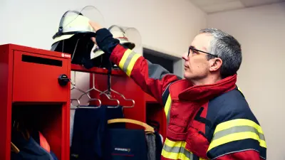 Christoph Vieregge, Portfolio manager and expert for fire alarm systems at Bosch Energy and Building Solutions, on duty with the fire department 
