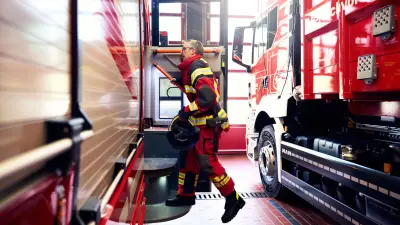 Christoph Vieregge, Portfolio manager and expert for fire alarm systems at Bosch Energy and Building Solutions, on duty with the fire department 