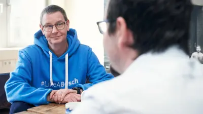 Matthias Hildebrandt, Shift Manager at Bosch emergency call and service control center Magdeburg, Germany, with colleague