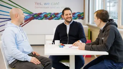 Oliver Winter, Head of service and portfolio management in the security division at Bosch Energy and Building Solutions with colleagues