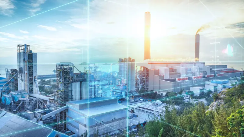 Industrieanlage im Sonnenuntergang