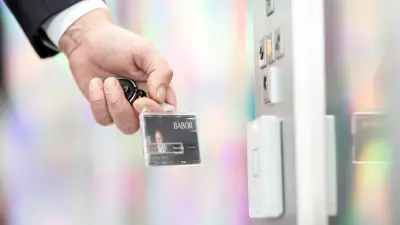 Precision when filling the BABOR beauty ampoules