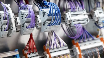 Cabling in the control cabinet at Hörburger GmbH