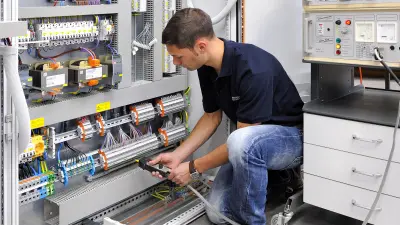 Hörburger employee working on a switch cabinet