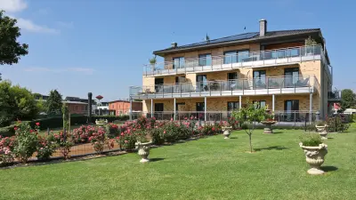 Ansicht Gebäude der Appartements e.K. von hinten (Balkone)