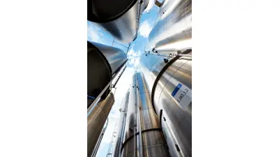 Außenansicht der Industrieanlage