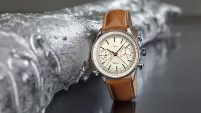 Armbanduhr mit Lederband von Sinn Spezialuhren GmbH 