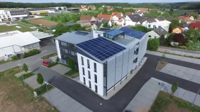 Außenansicht des Firmengebäudes der Thomann GmbH