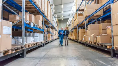AVIOTEC detecting a fire threat in a warehouse
