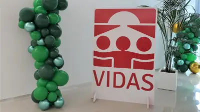 At the entrance of Associazione Vidas 