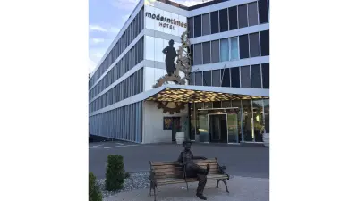 Modern Times Hotel z zewnątrz